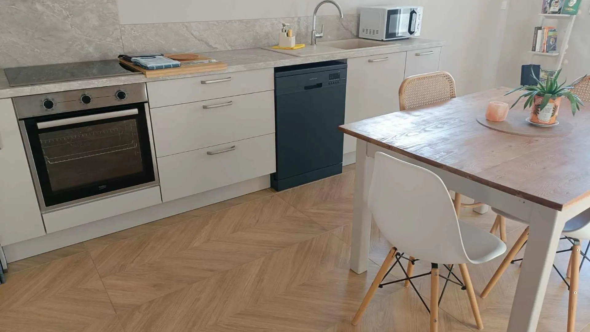 Appartement Le Jardin De Nigelle , Bas De Villa En Provence Mallemoisson