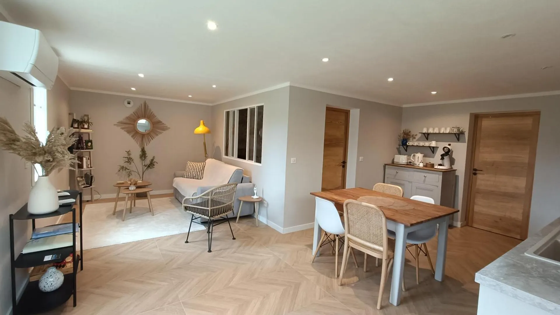 Apartment Le Jardin De Nigelle , Bas De Villa En Provence Mallemoisson