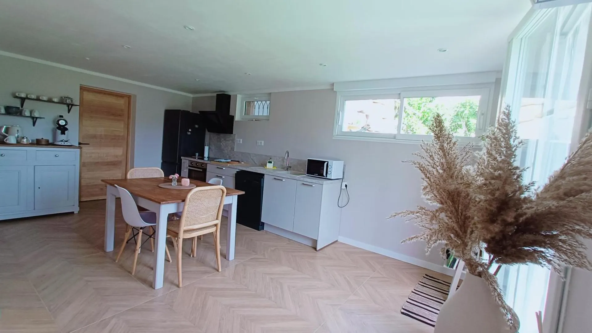 Apartment Le Jardin De Nigelle , Bas De Villa En Provence Mallemoisson