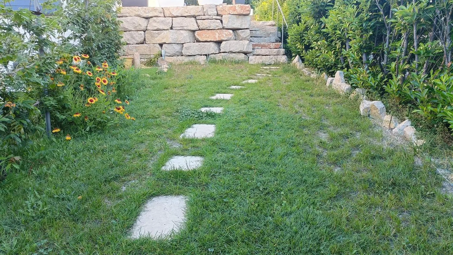 Apartment Le Jardin De Nigelle , Bas De Villa En Provence Mallemoisson
